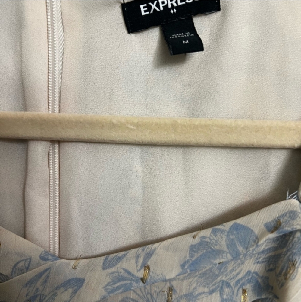 ๐ Floral Puff Sleeve Top - Picture 4 of 4